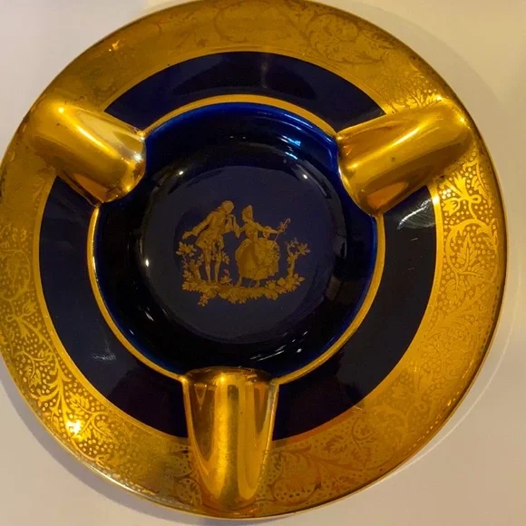 LIMOGES NAVY AND GOLD ASHTRAY FRENCH - Picture 1 of 10